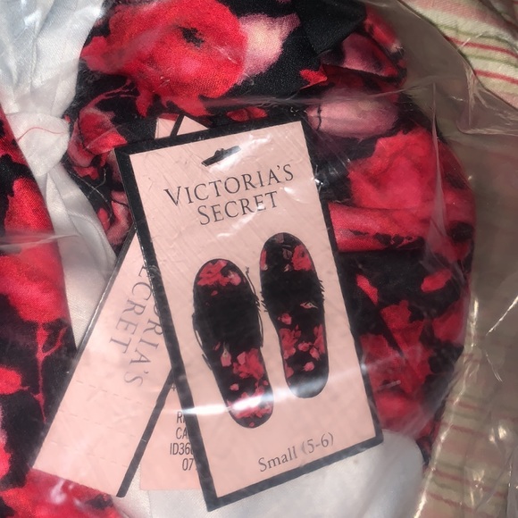 VS SLIPPERS - Picture 2 of 2